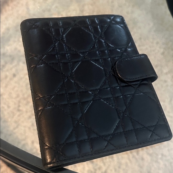 Christian Dior Cannage Agenda - Picture 3 of 15